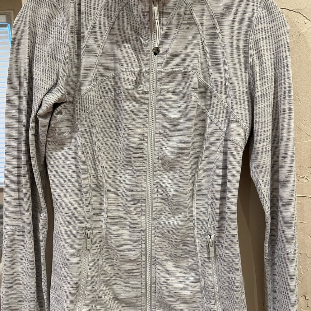 Lululemon Women's Heathered Gray Define Jacket
$OBO